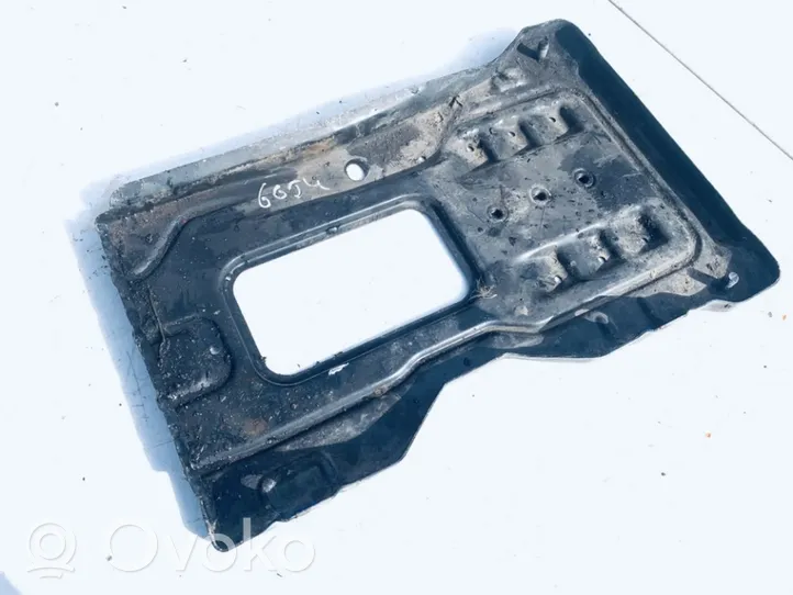 Mercedes-Benz C W203 Support boîte de batterie 