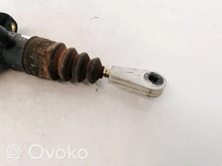 Volkswagen PASSAT B5.5 Główny cylinder sprzęgła 8E1721401