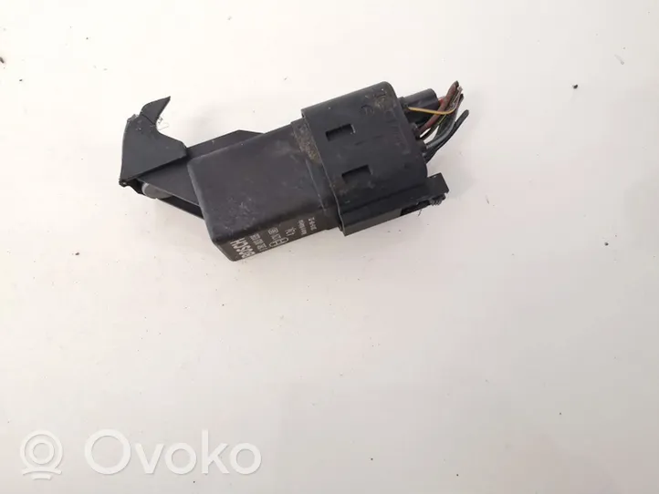 Skoda Octavia Mk2 (1Z) Przekaźnik / Modul układu ogrzewania wstępnego 0281003038