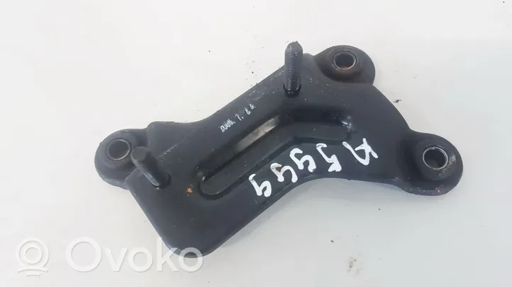 KIA Carens II Engine mounting bracket 