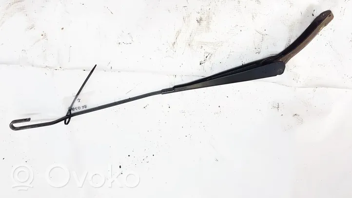 Ford Mondeo Mk III Front wiper blade arm 1S7117526CC