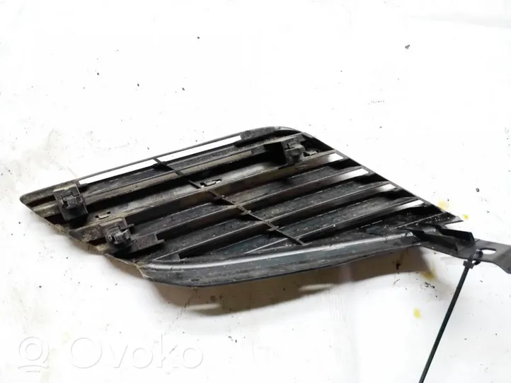 Nissan Primera Grille de calandre avant 62330au300