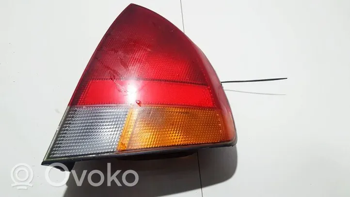 Mitsubishi Carisma Lampa tylna MB944544