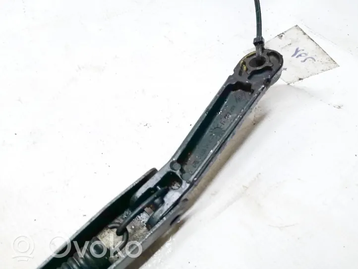 Opel Zafira A Front wiper blade arm 90582557