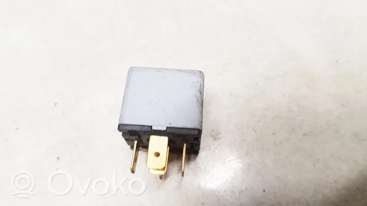 Opel Meriva A Other relay 000041797