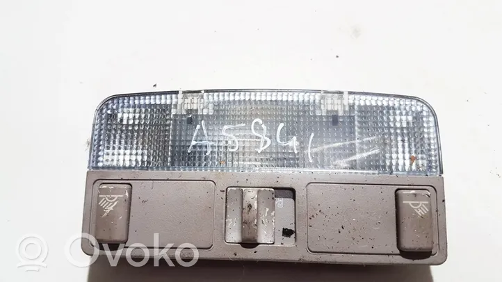 Audi A3 S3 8L Priekšējo vietu apgaismojums 8D0947111