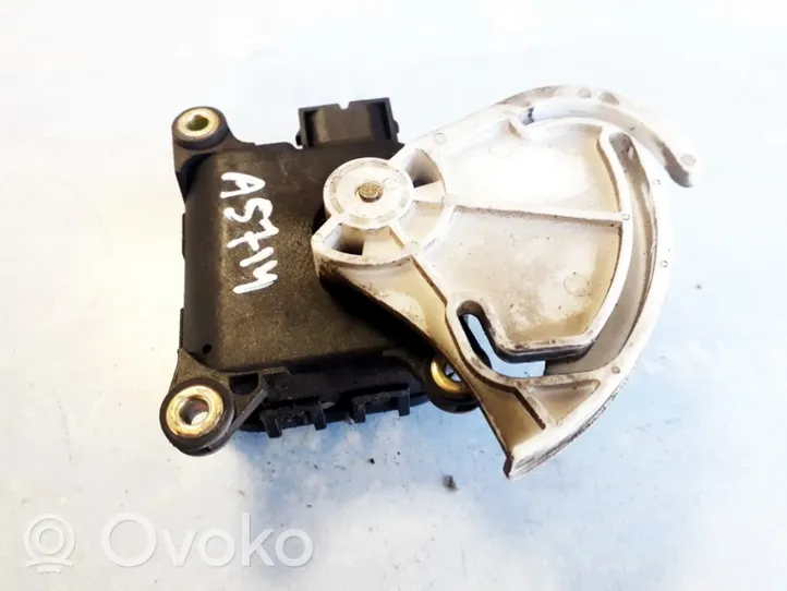 Audi A4 S4 B5 8D Motor/activador trampilla de calefacción 0132801115