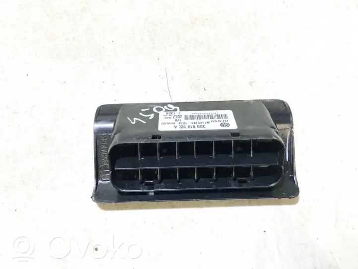 Volkswagen Phaeton Dash center air vent grill 3d0819923a