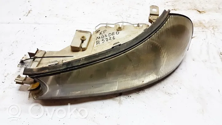 Ford Mondeo MK II Headlight/headlamp 