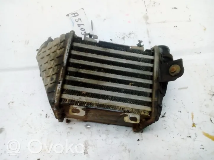 Volkswagen Golf III Chłodnica powietrza doładowującego / Intercooler 