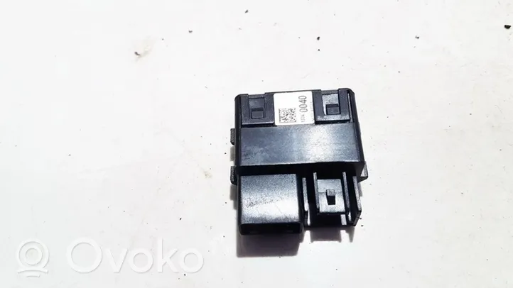 Opel Astra J Connecteur/prise USB T113015238