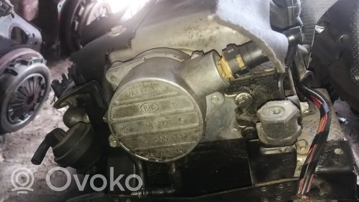 Opel Astra G Alipainepumppu 0252738