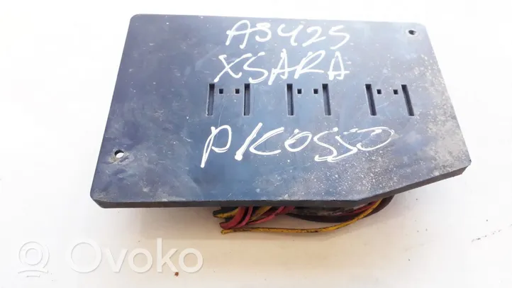 Citroen Xsara Picasso Set scatola dei fusibili 1830913016