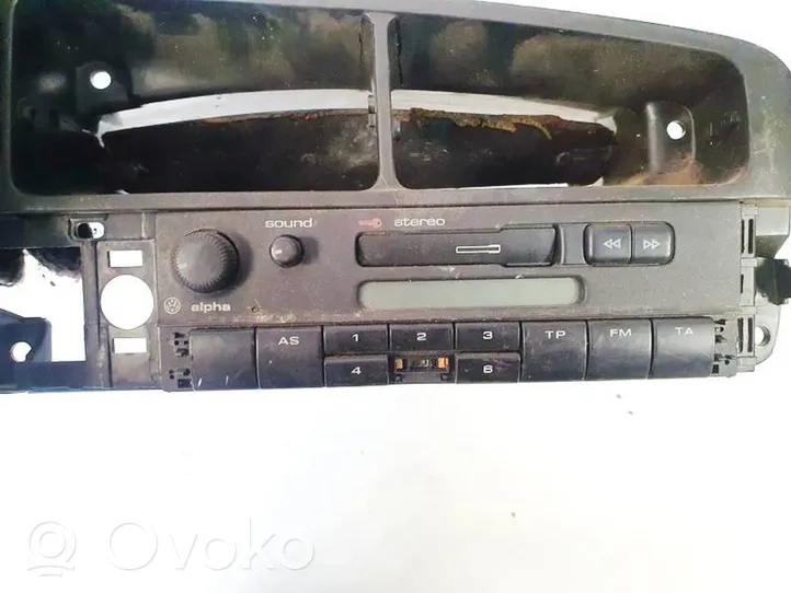 Volkswagen Golf III Unità principale autoradio/CD/DVD/GPS 1H6819736B