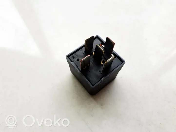 Opel Insignia A Other relay 13500119