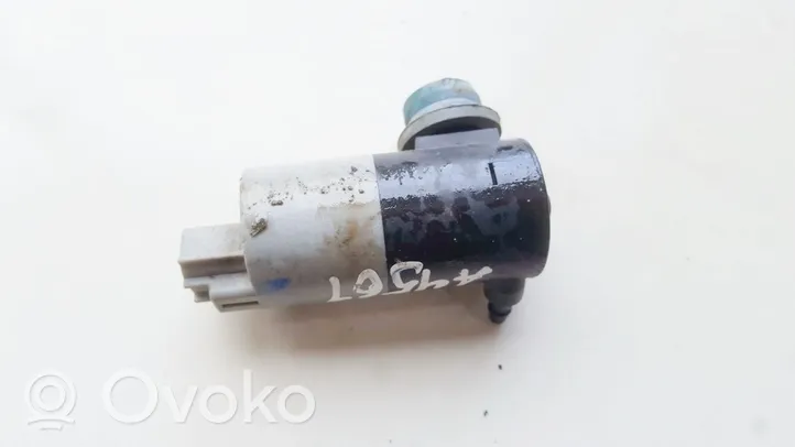 Toyota Auris 150 Windscreen/windshield washer pump 061126b