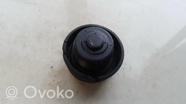 Volkswagen Polo III 6N 6N2 6NF Fuel tank filler cap 