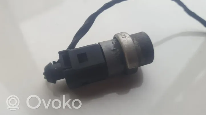 Volkswagen Golf IV Coolant temperature sensor 1J0959625