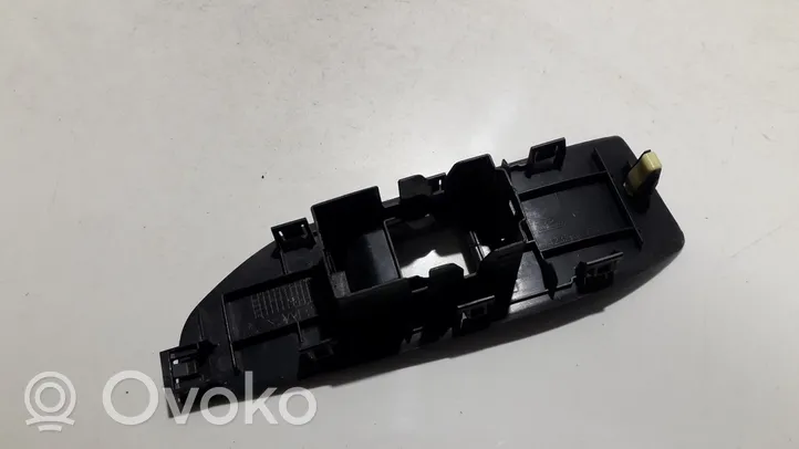 Toyota Verso Rivestimento pulsantiera finestrino della portiera anteriore 742320f050