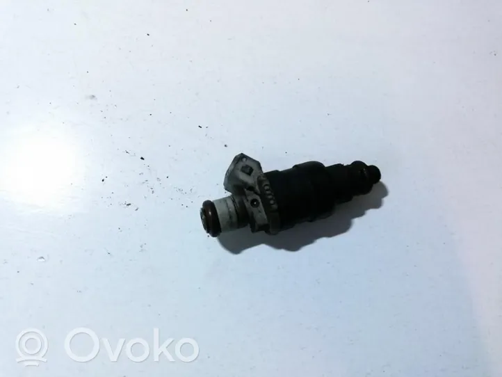 Audi A4 S4 B5 8D Fuel injector 078133551n