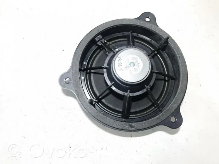 Nissan Qashqai Maskownica głośnika bocznego deski rozdzielczej 7606500485