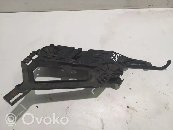 Skoda Octavia Mk2 (1Z) Rear bumper mounting bracket 1Z9807393