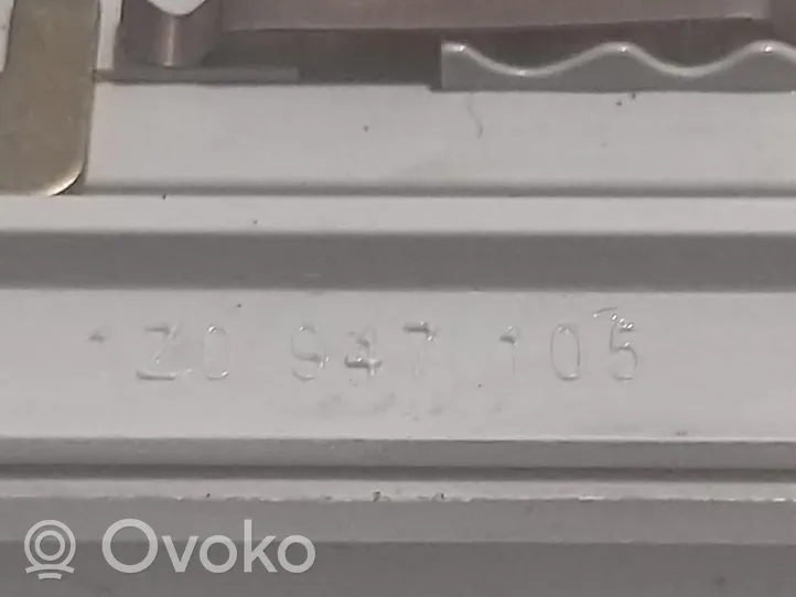 Skoda Octavia Mk2 (1Z) Etuistuimen valo 1Z0947105