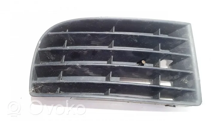 Volkswagen Golf V Mascherina inferiore del paraurti anteriore 1K0853666