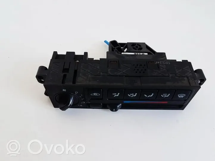 Nissan Primera Climate control unit 1f20