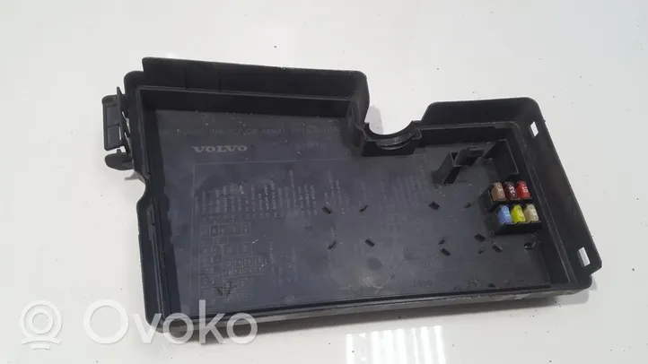 Volvo V50 Fuse box cover 30728346