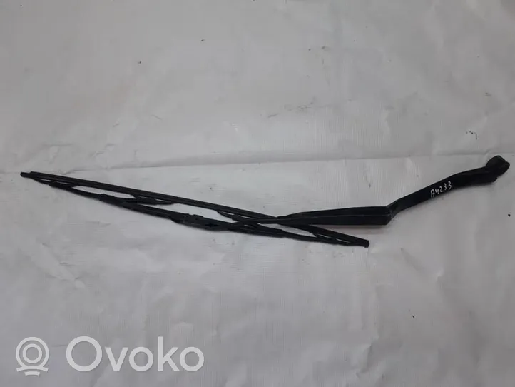 Toyota RAV 4 (XA20) Front wiper blade arm 190rhd