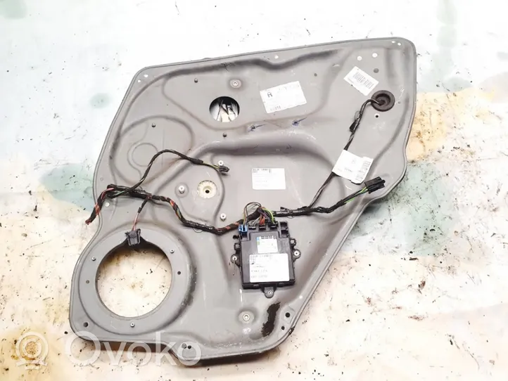 Mercedes-Benz A W169 Regulador con motor de la ventanilla de la puerta corredera a1697301479