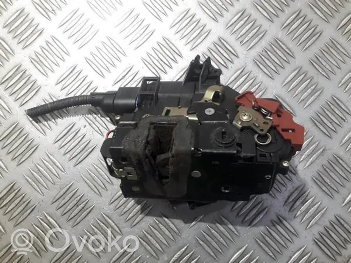 Audi A8 S8 D3 4E Etuoven lukko 4e0839016