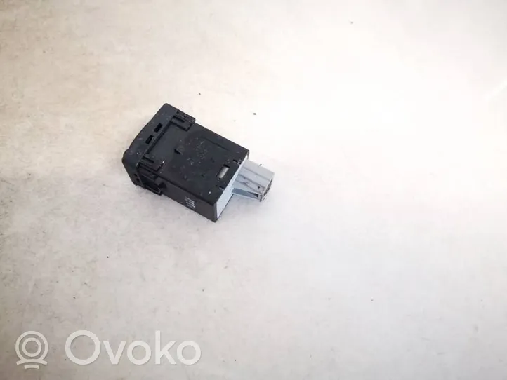 Nissan Qashqai Inne przełączniki i przyciski 083494