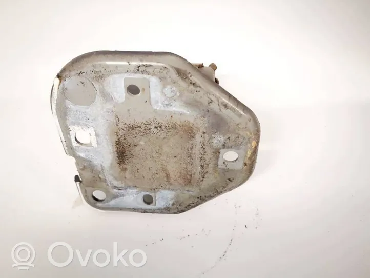 Nissan Qashqai Aizmugurējā bufera montāžas kronšteins 852104fa0a