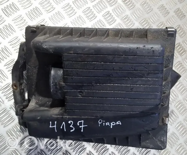 Opel Astra G Air filter box 