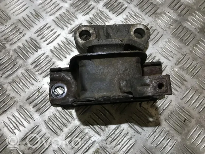 Opel Corsa D Supporto di montaggio del motore 468646740