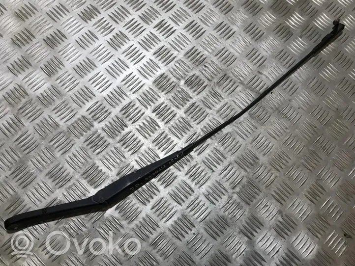 Ford Focus Ramię wycieraczki szyby przedniej / czołowej 4m5117526db