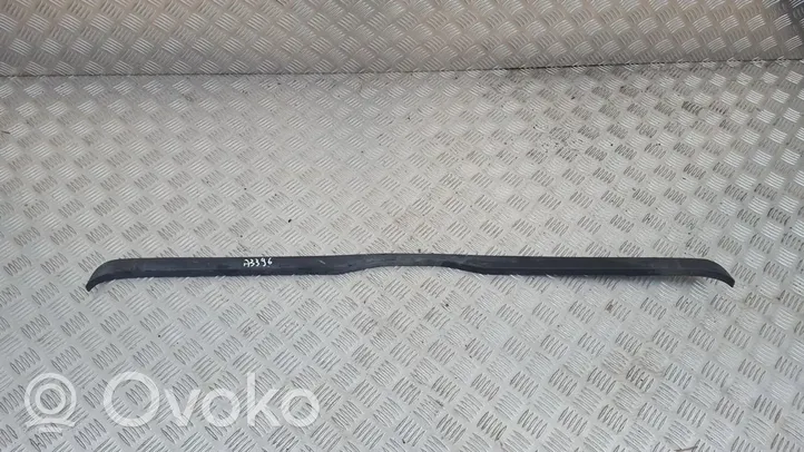 Volkswagen Golf III Modanatura separatore del paraurti anteriore 1H9807641