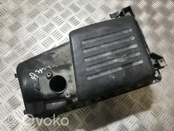Toyota Corolla Verso AR10 Obudowa filtra powietrza 