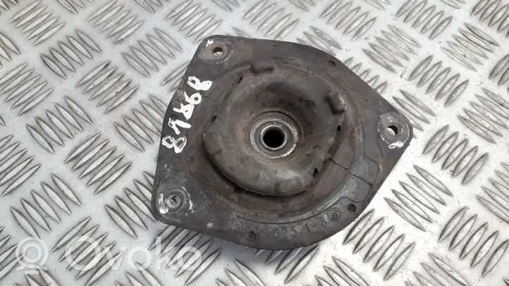 Nissan Micra Supporto di montaggio della molla elicoidale 8200183568