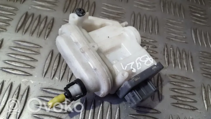 Volkswagen PASSAT B4 Central locking vacuum pump 