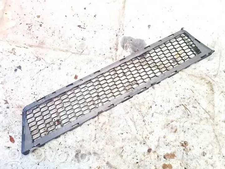 Toyota Verso Grille inférieure de pare-chocs avant 531120f040