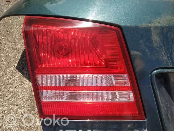 Dodge Journey Lampy tylnej klapy bagażnika 