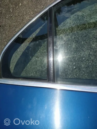 Peugeot 607 Облицовка стекла задней двери 
