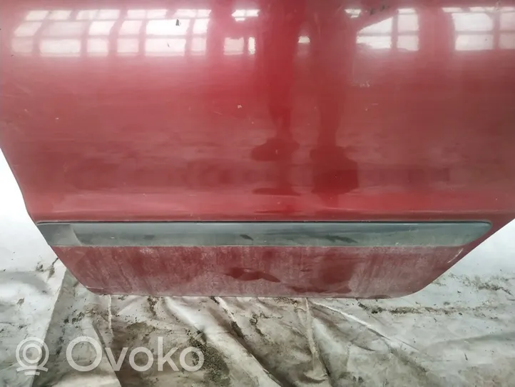 Volvo S40, V40 Takaoven lista (muoto) 