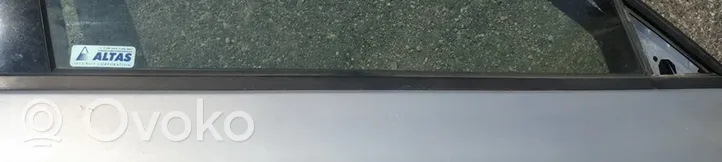 Volkswagen PASSAT B5 Priekšpusē durvju stikla apdare 