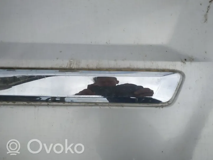 Jeep Grand Cherokee (WK) Listón embellecedor de la puerta delantera (moldura) 