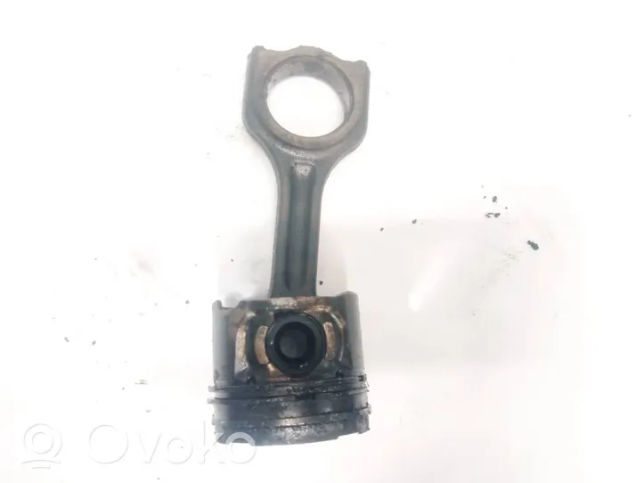 Toyota Avensis T270 Piston avec bielle 