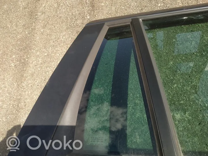 Ford Mondeo Mk III Rear vent window glass 